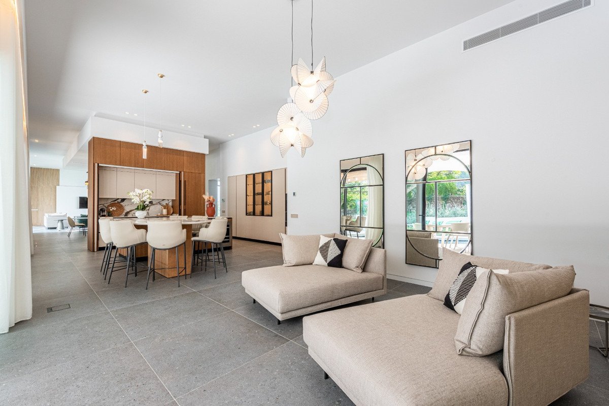 6 Bed Detached Villa in Sotogrande Alto