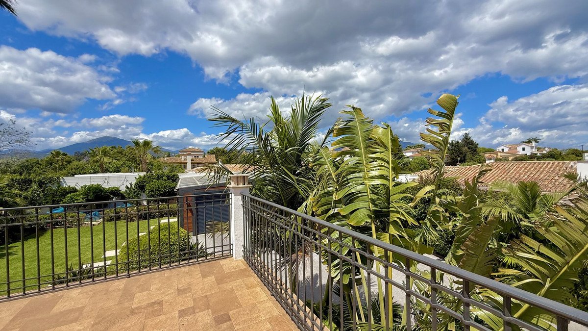 4 Bed Detached Villa in San Pedro de Alcántara