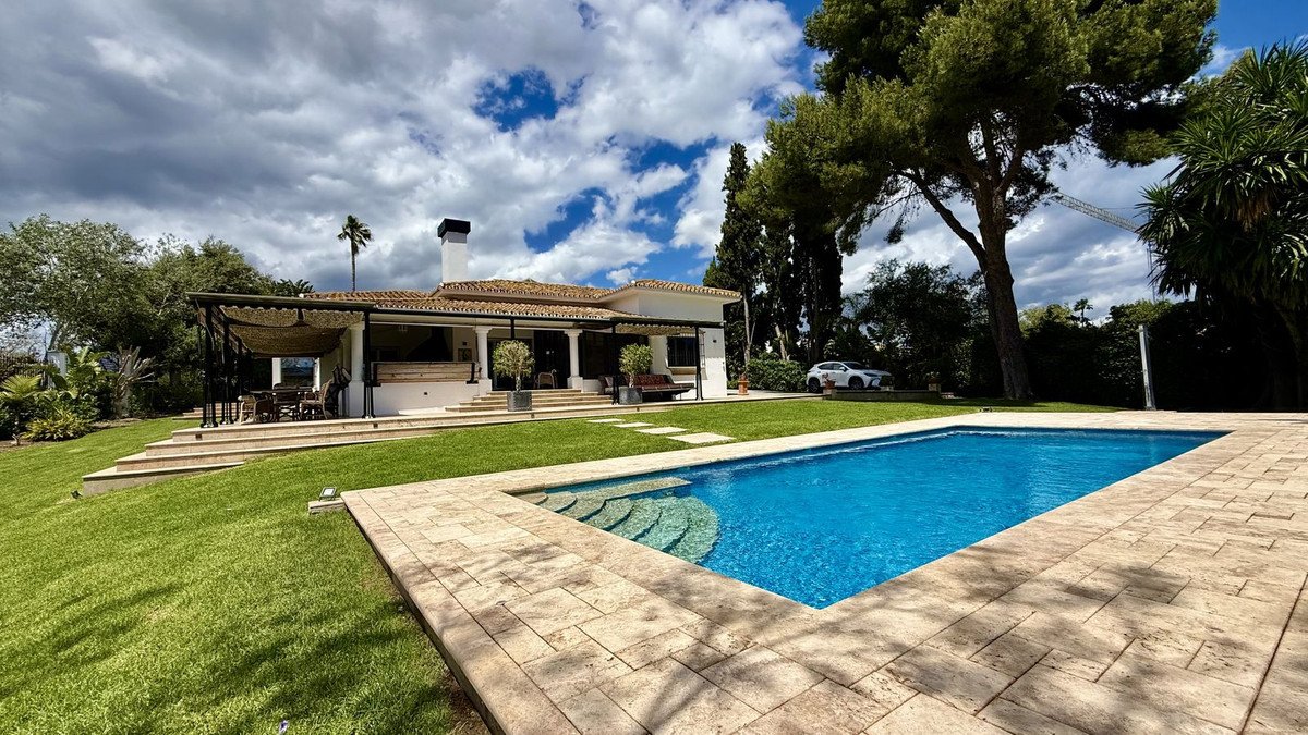 4 Bed Detached Villa in San Pedro de Alcántara