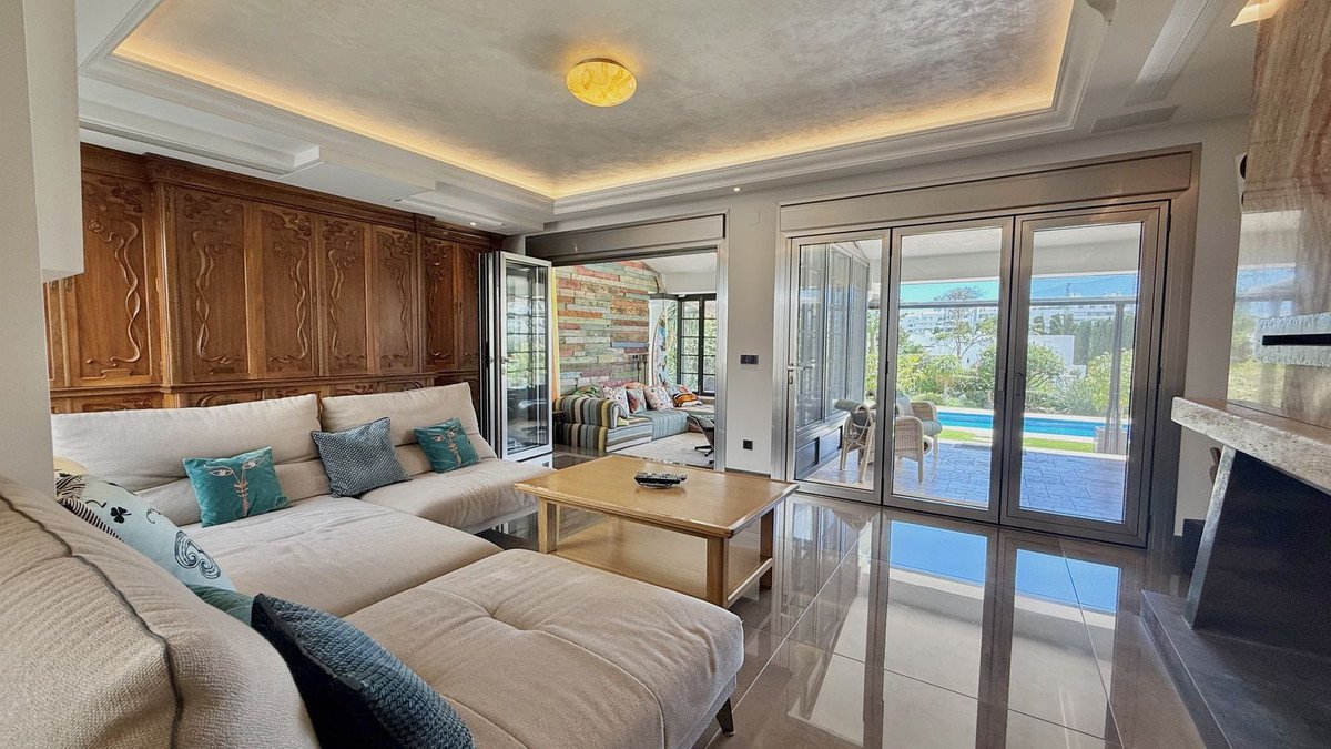 4 Bed Detached Villa in San Pedro de Alcántara