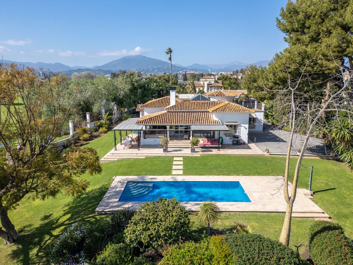 4 Bed Detached Villa in San Pedro de Alcántara