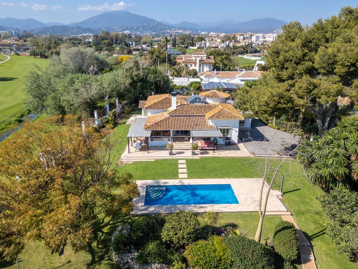 4 Bed Detached Villa in San Pedro de Alcántara