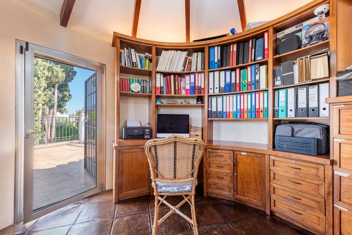 4 Bed Detached Villa in San Pedro de Alcántara