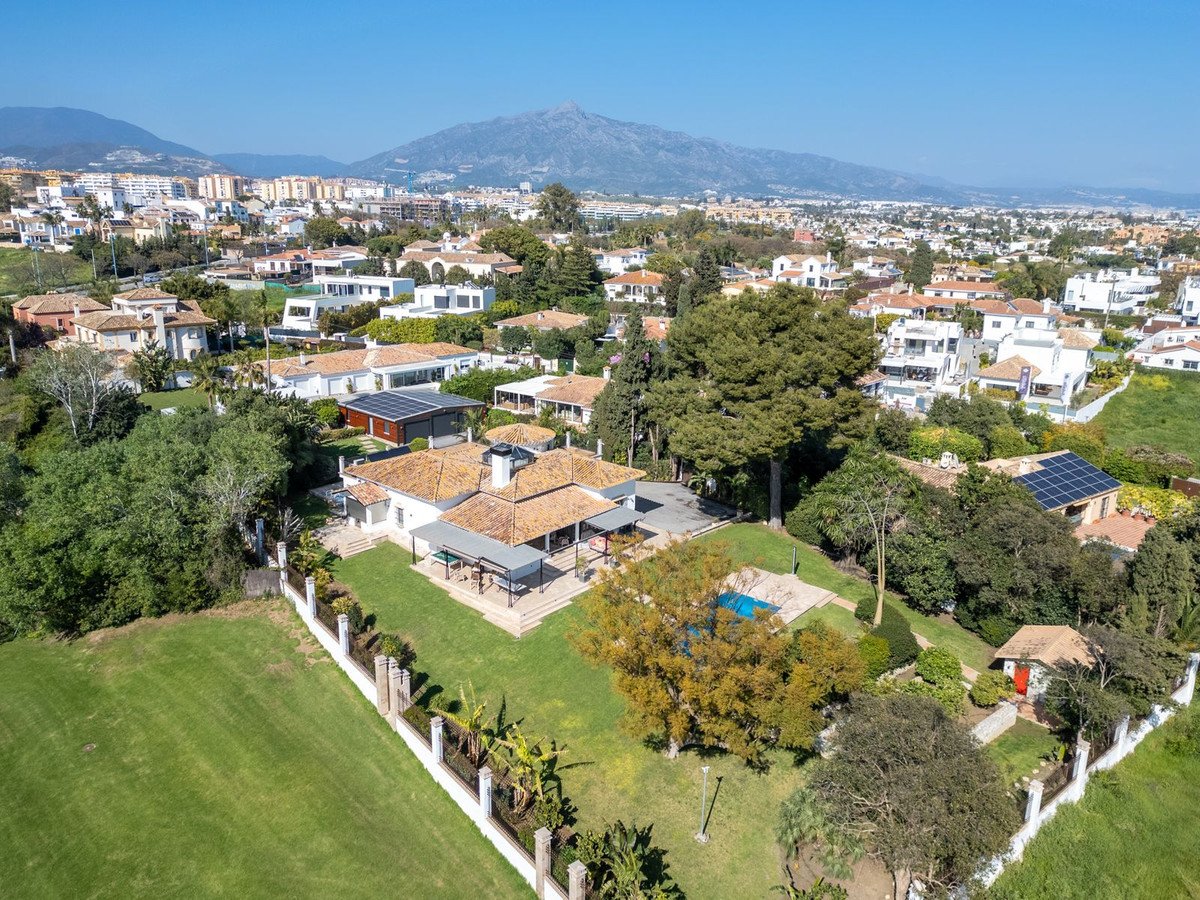 4 Bed Detached Villa in San Pedro de Alcántara