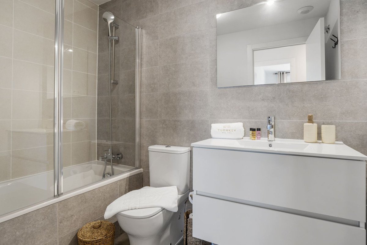 2 Bed Ground Floor Apartment in Estepona