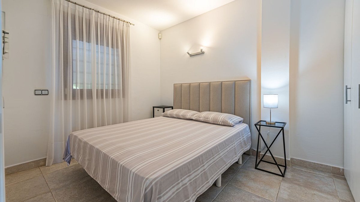 2 Bed Middle Floor Apartment in Benalmadena