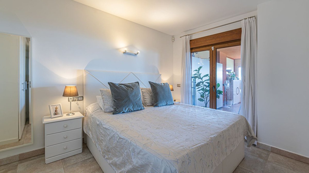 2 Bed Middle Floor Apartment in Benalmadena