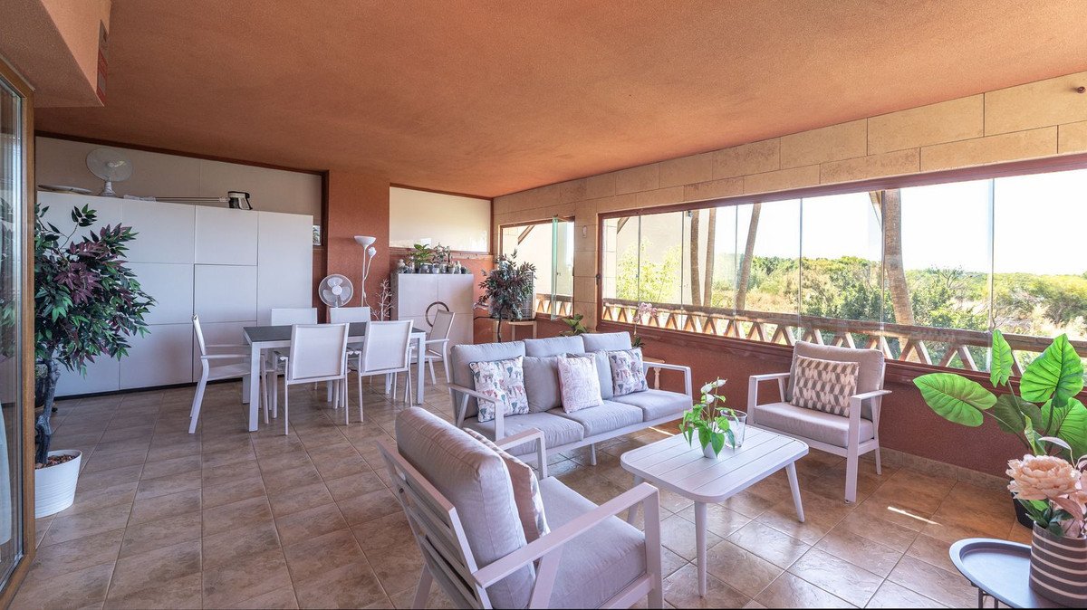 2 Bed Middle Floor Apartment in Benalmadena