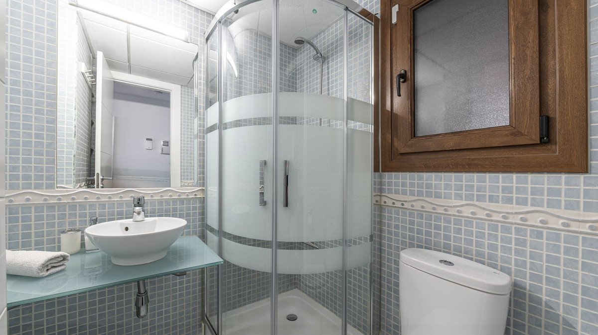 2 Bed Middle Floor Apartment in Benalmadena