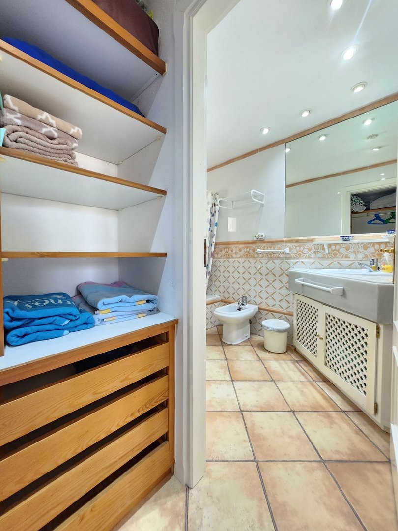 2 Bed Middle Floor Apartment in Puerto Banús
