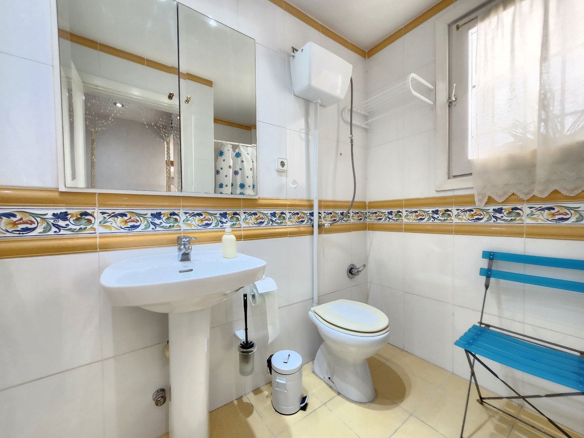 2 Bed Middle Floor Apartment in Puerto Banús