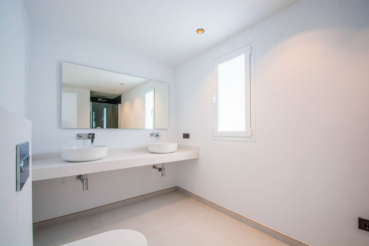 4 Bed Detached Villa in La Mairena