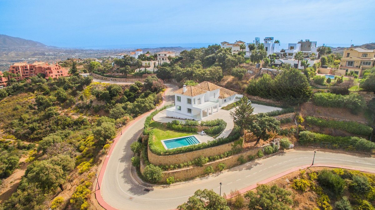 4 Bed Detached Villa in La Mairena