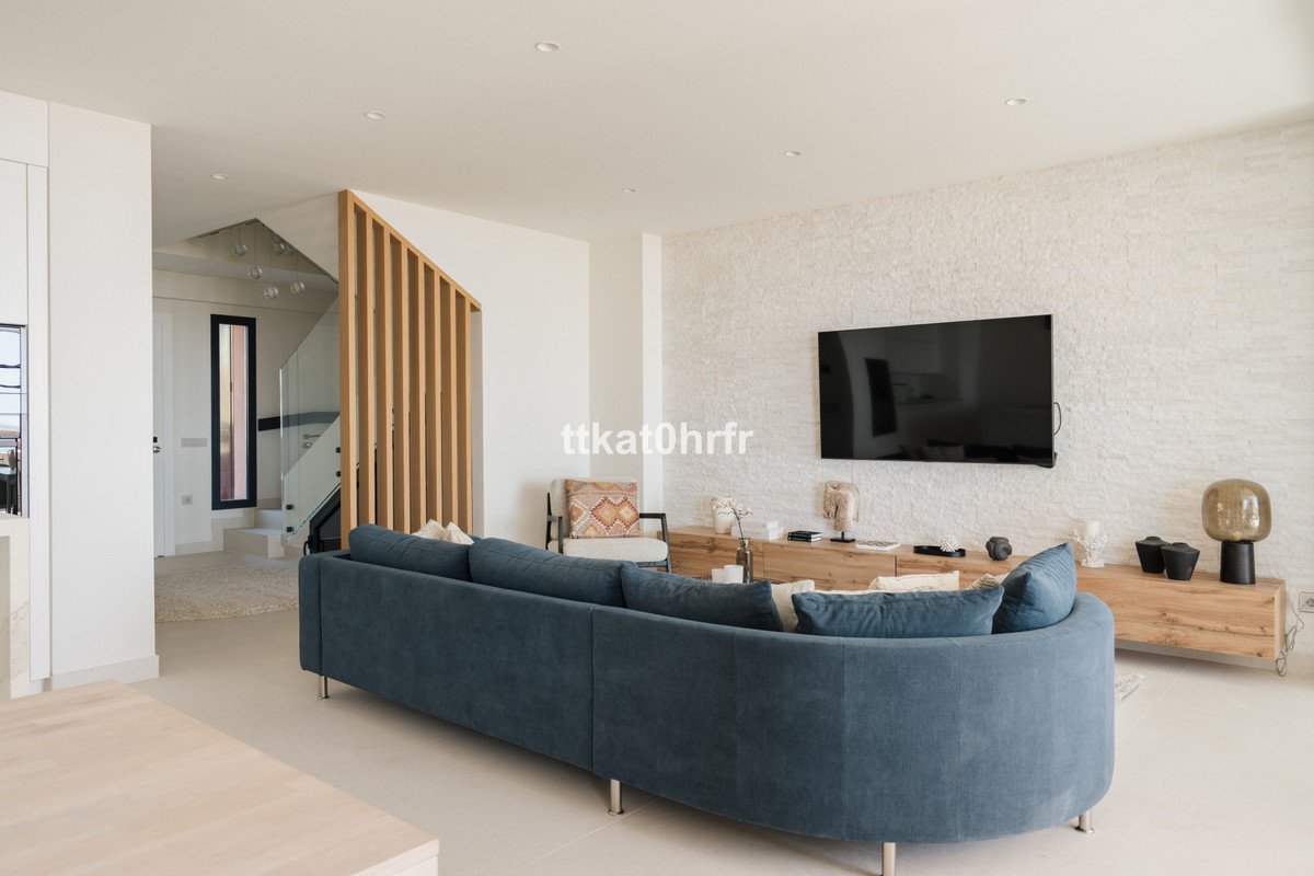 3 Bed Penthouse Duplex in Nueva Andalucía