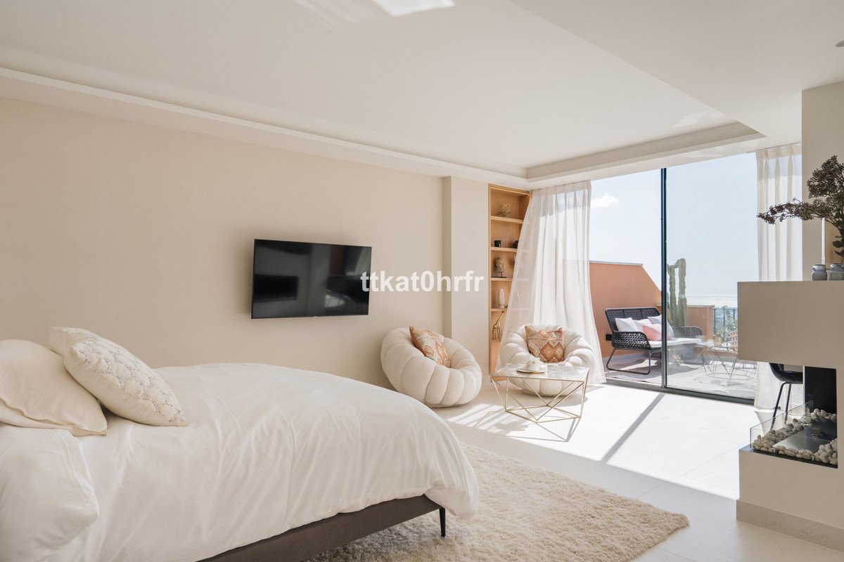 3 Bed Penthouse Duplex in Nueva Andalucía