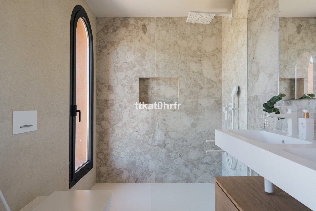 3 Bed Penthouse Duplex in Nueva Andalucía