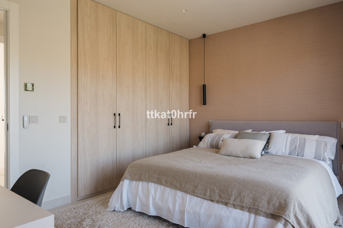 3 Bed Penthouse Duplex in Nueva Andalucía
