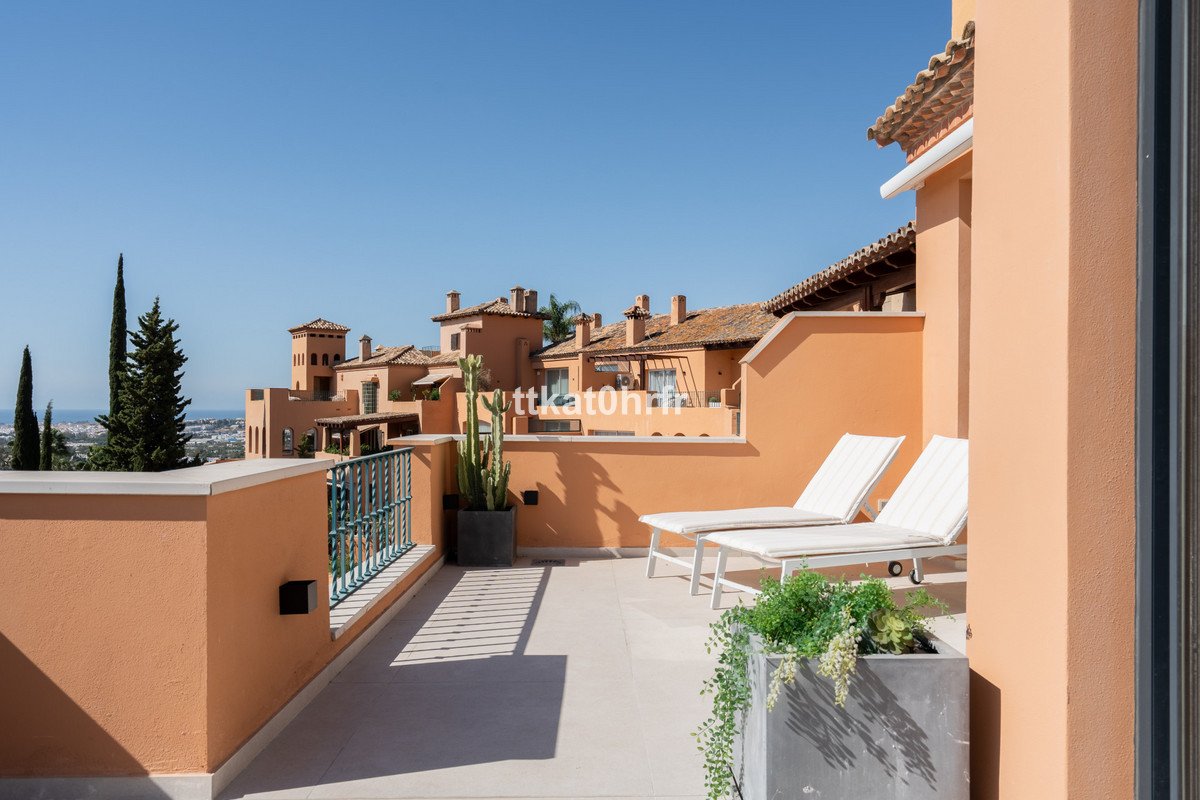 3 Bed Penthouse Duplex in Nueva Andalucía