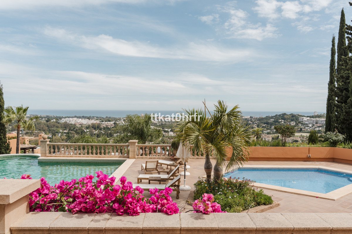 3 Bed Penthouse Duplex in Nueva Andalucía