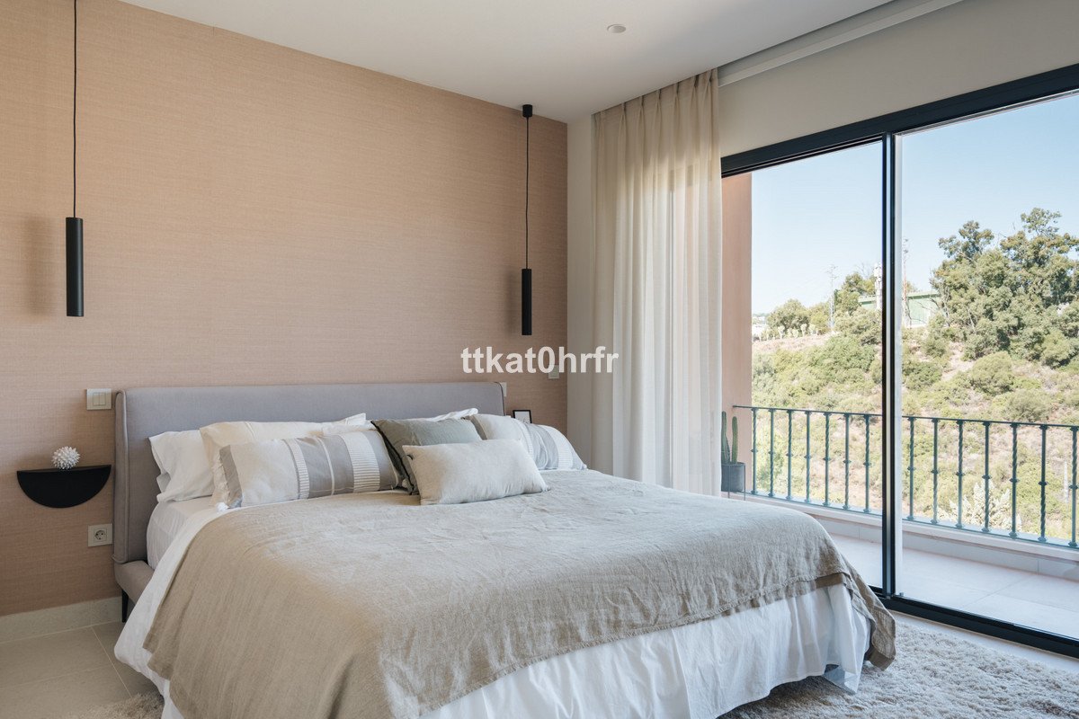 3 Bed Penthouse Duplex in Nueva Andalucía