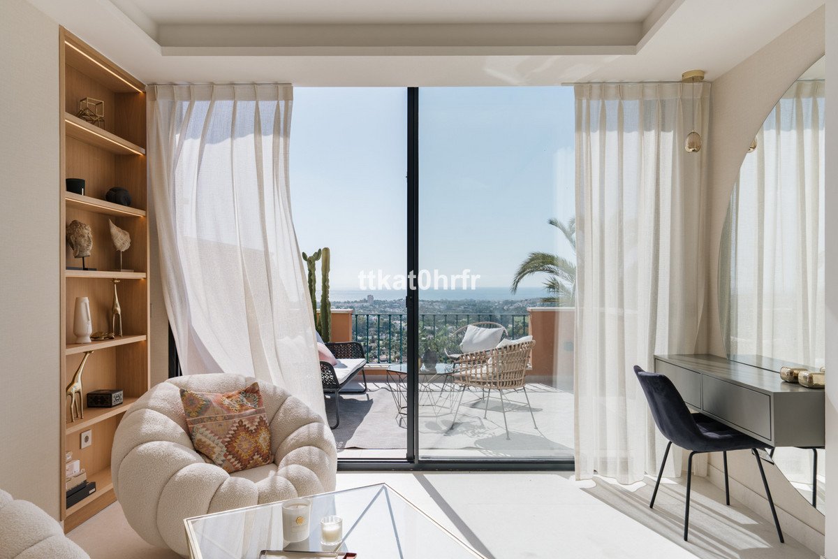 3 Bed Penthouse Duplex in Nueva Andalucía