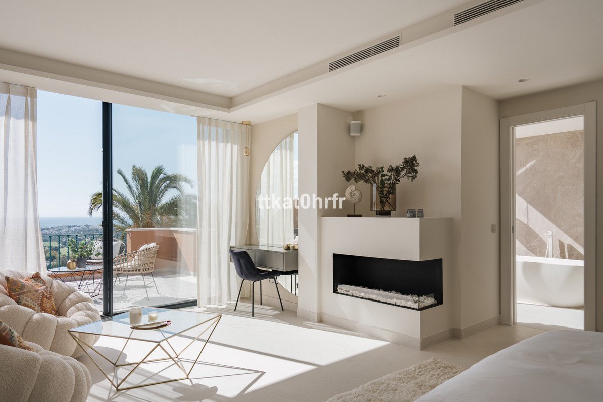 3 Bed Penthouse Duplex in Nueva Andalucía