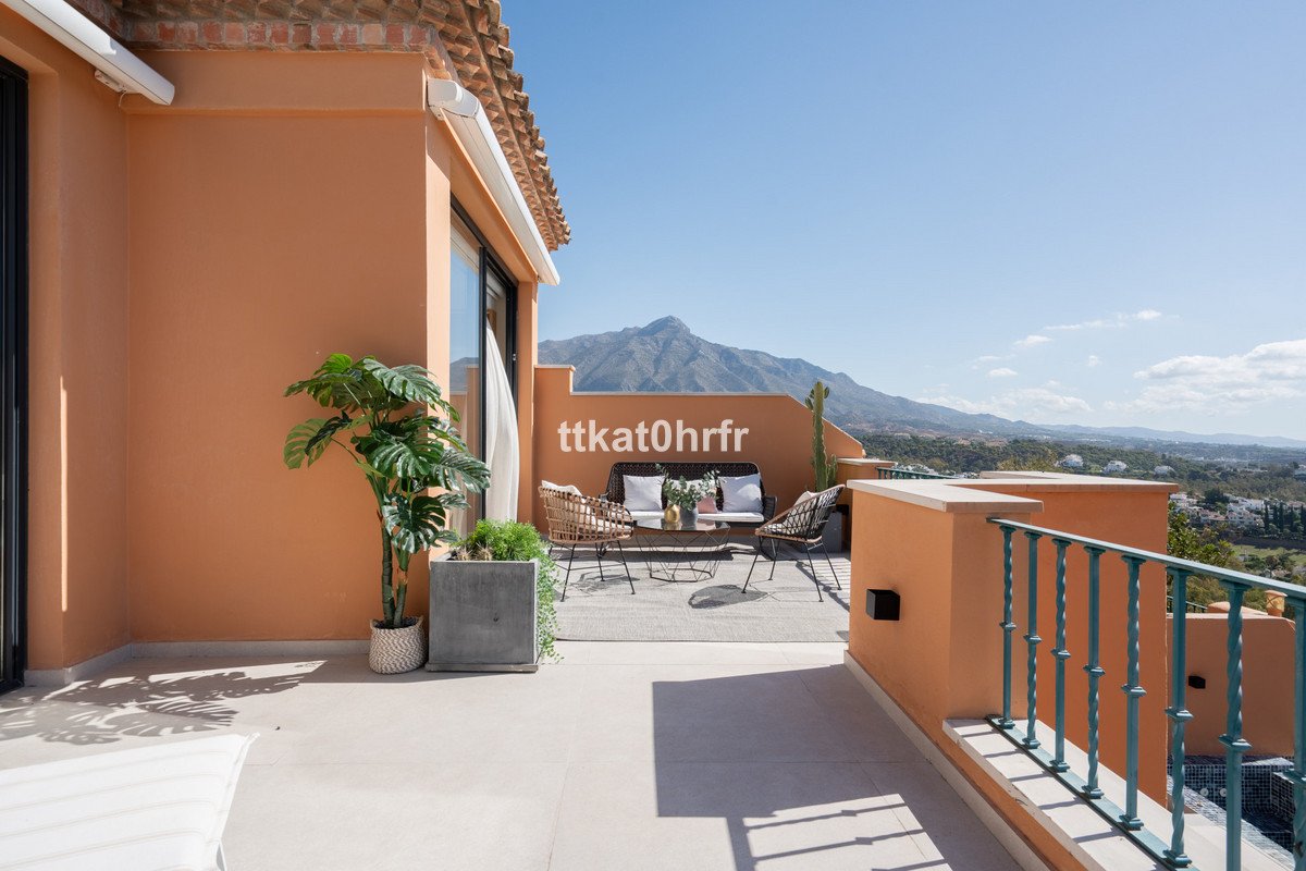 3 Bed Penthouse Duplex in Nueva Andalucía
