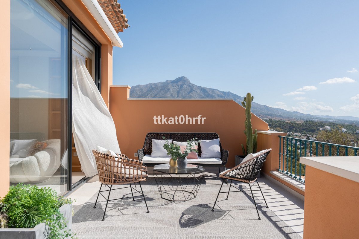 3 Bed Penthouse Duplex in Nueva Andalucía