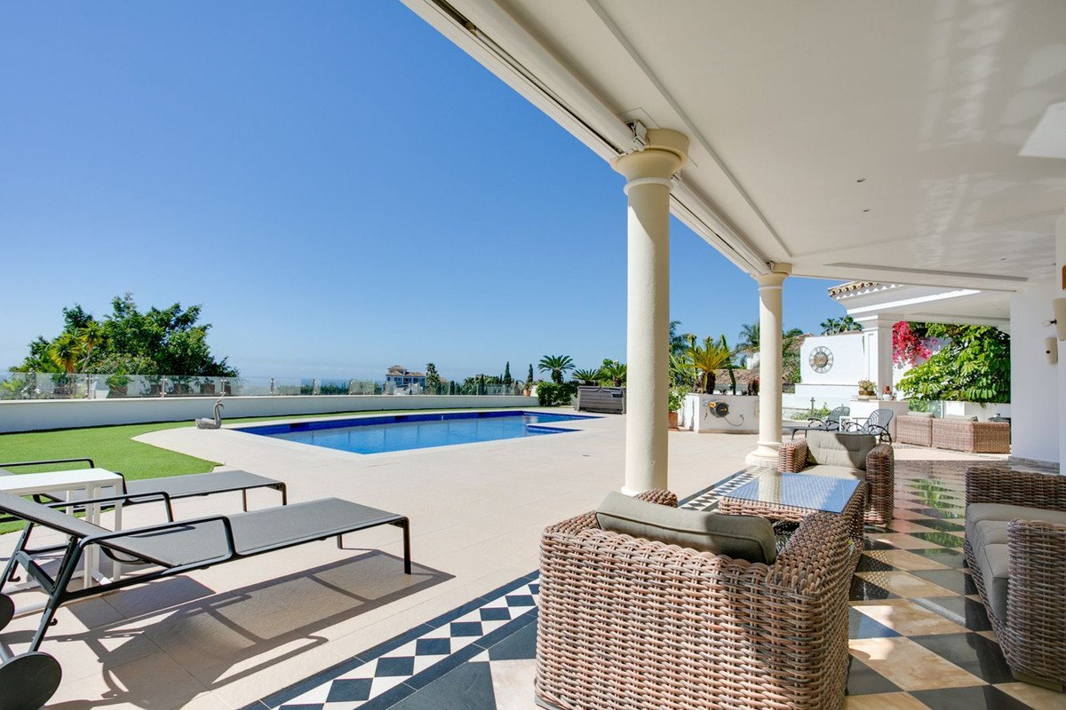5 Bed Detached Villa in Benahavís