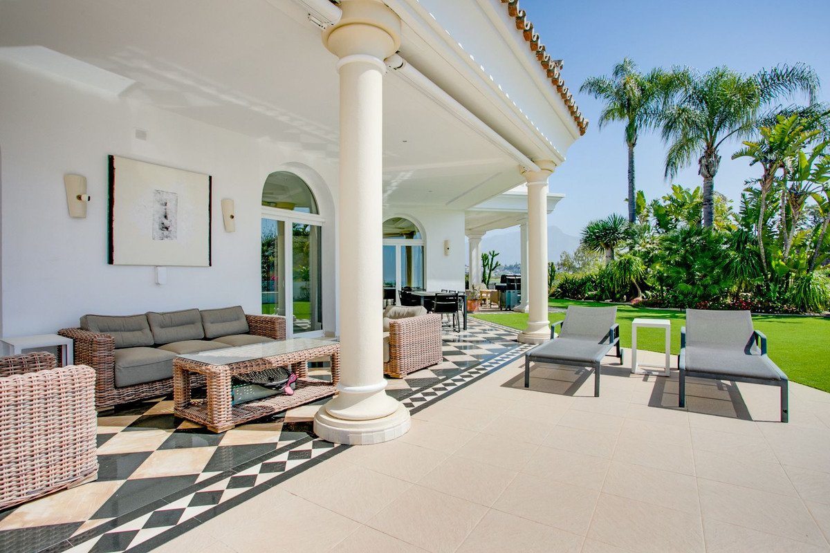 5 Bed Detached Villa in Benahavís