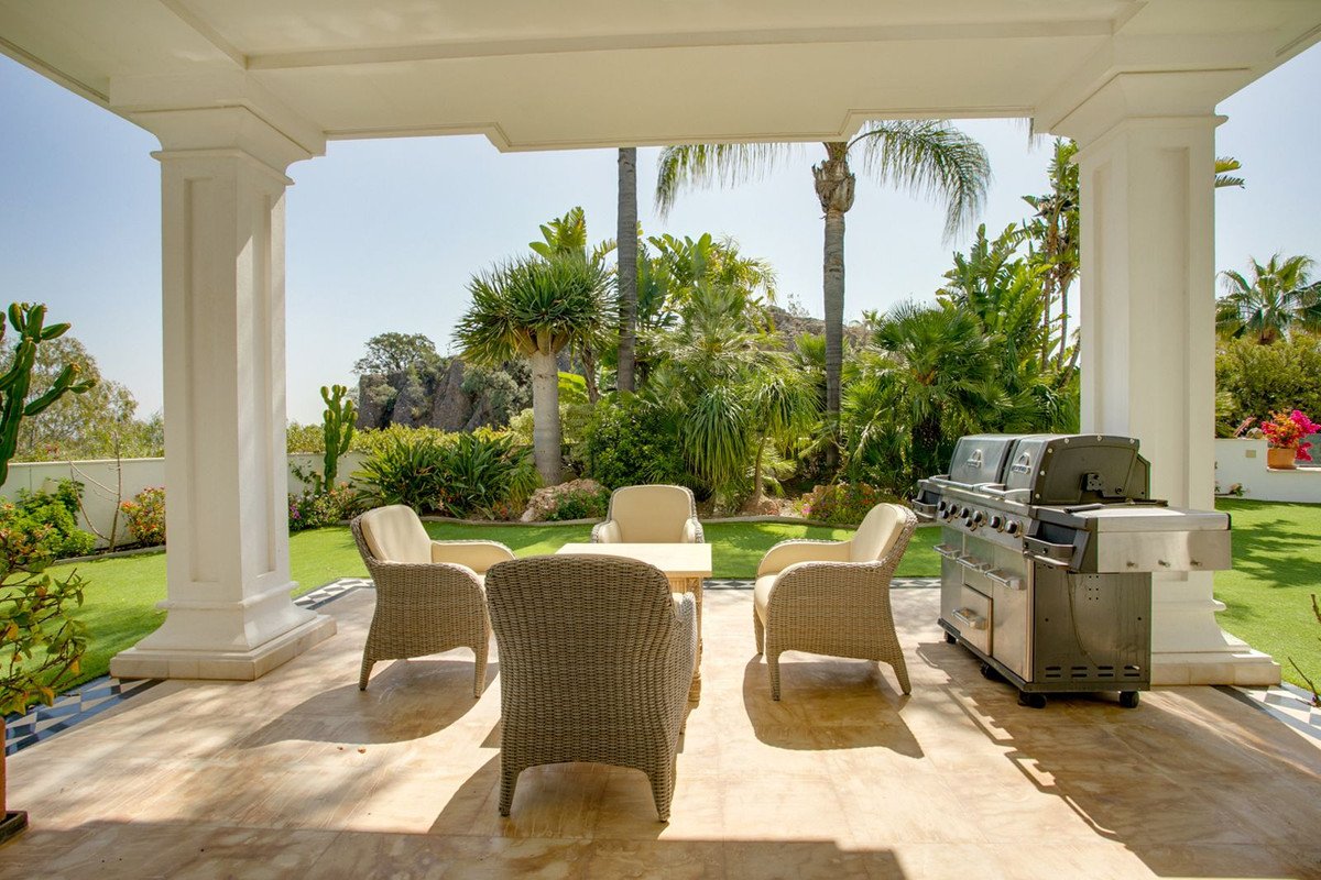 5 Bed Detached Villa in Benahavís