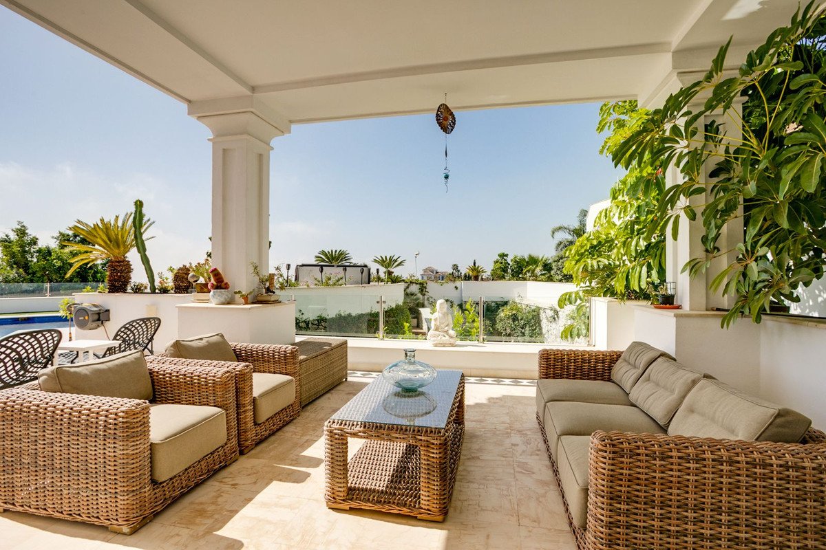 5 Bed Detached Villa in Benahavís