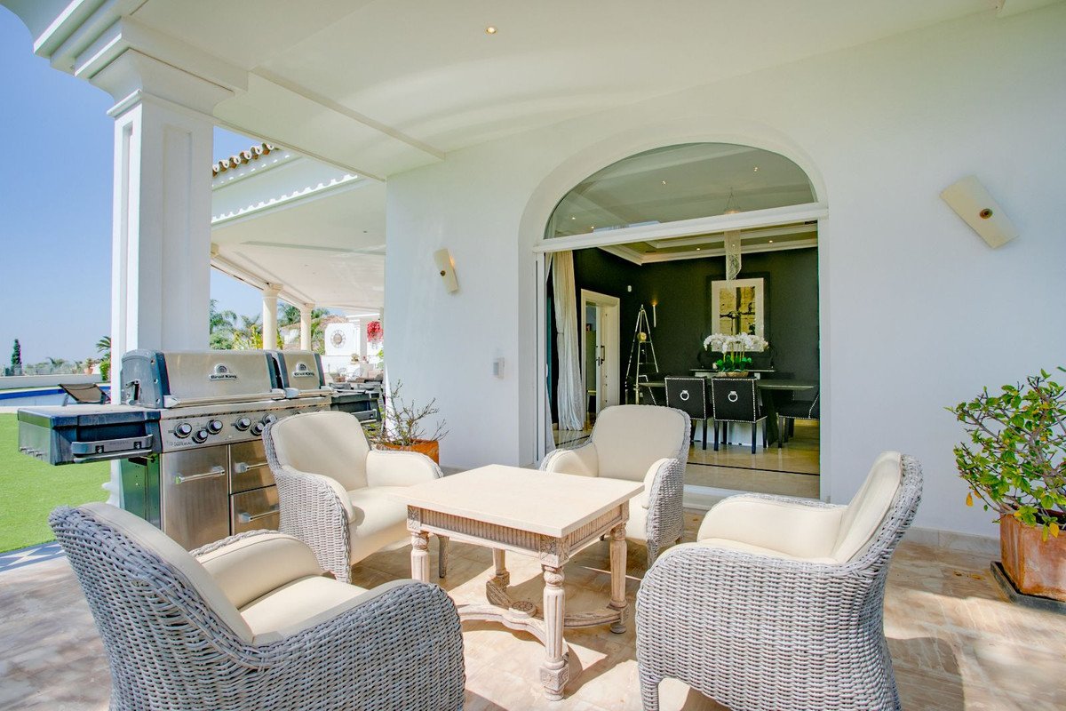5 Bed Detached Villa in Benahavís