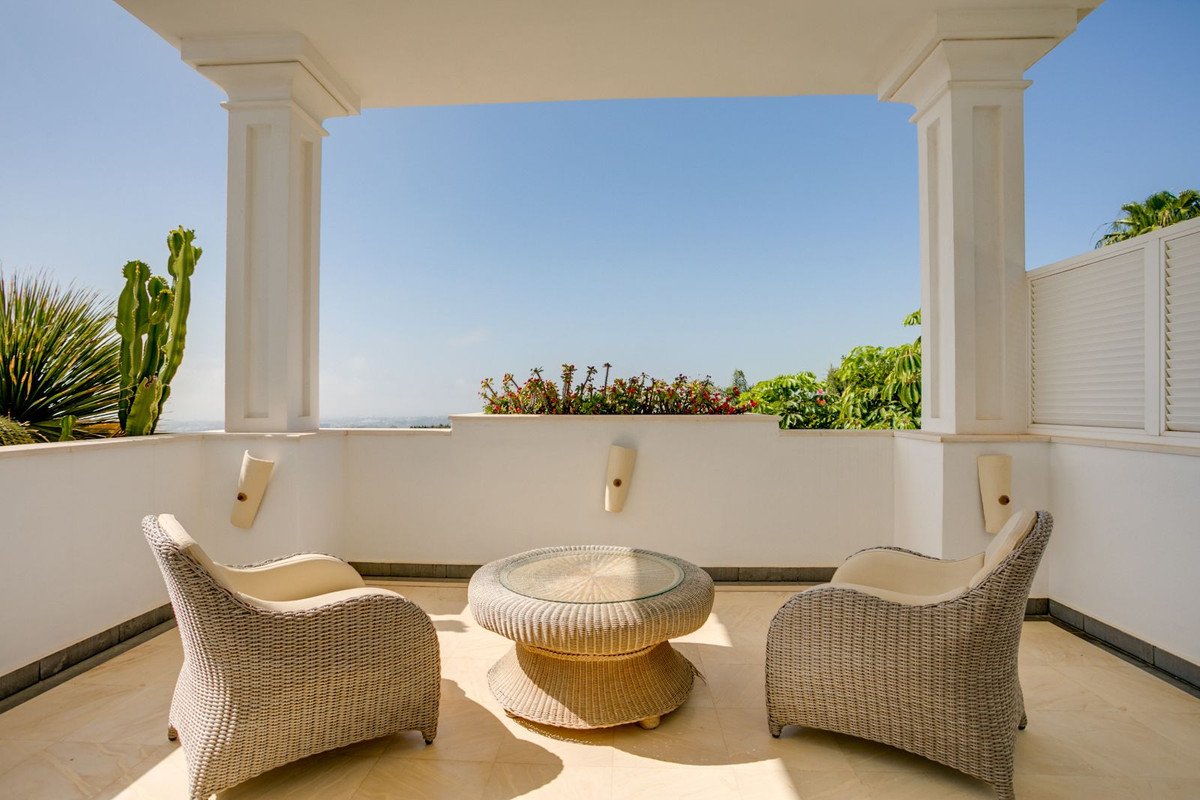 5 Bed Detached Villa in Benahavís