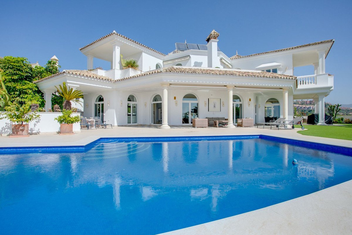 5 Bed Detached Villa in Benahavís