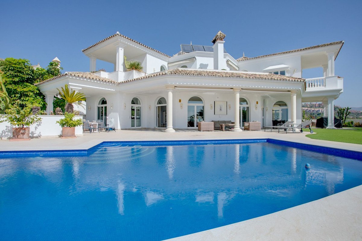 5 Bed Detached Villa in Benahavís