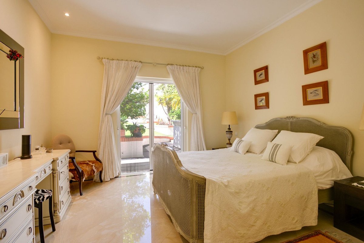 5 Bed Detached Villa in Benahavís