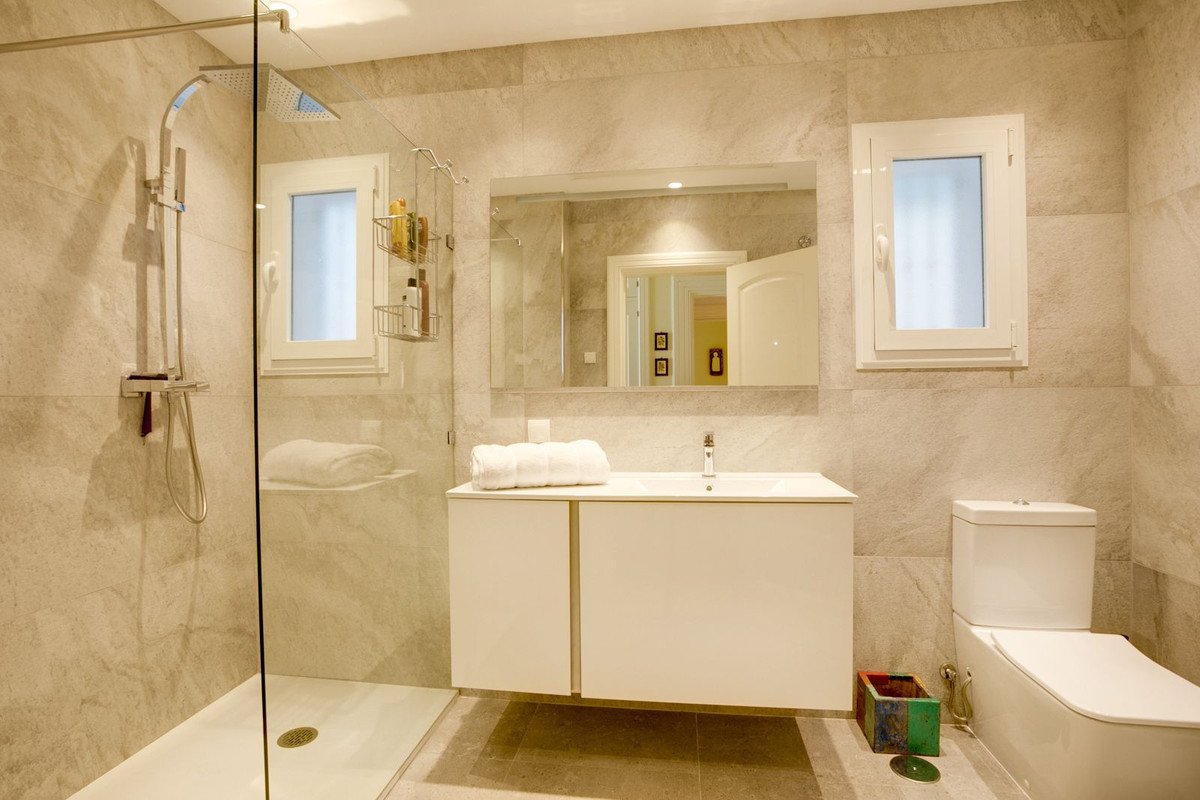5 Bed Detached Villa in Benahavís