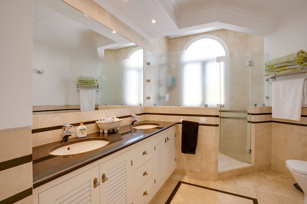 5 Bed Detached Villa in Benahavís