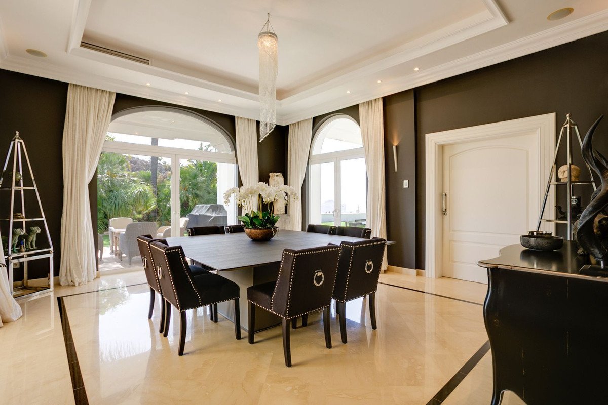 5 Bed Detached Villa in Benahavís