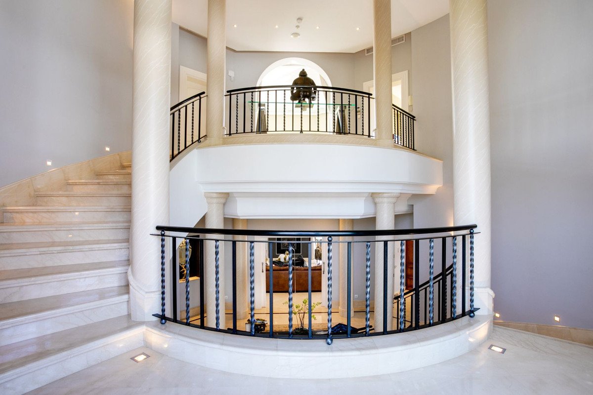 5 Bed Detached Villa in Benahavís