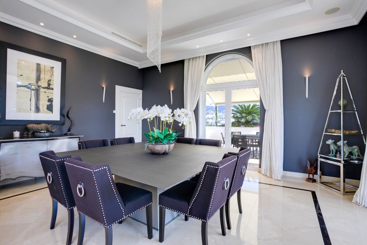 5 Bed Detached Villa in Benahavís