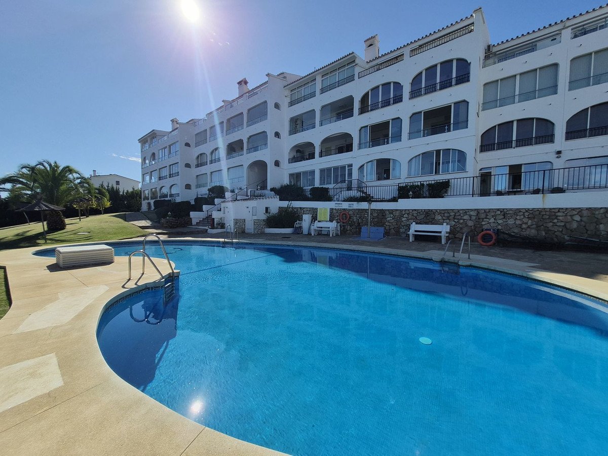 2 Bed Middle Floor Apartment in Torrenueva