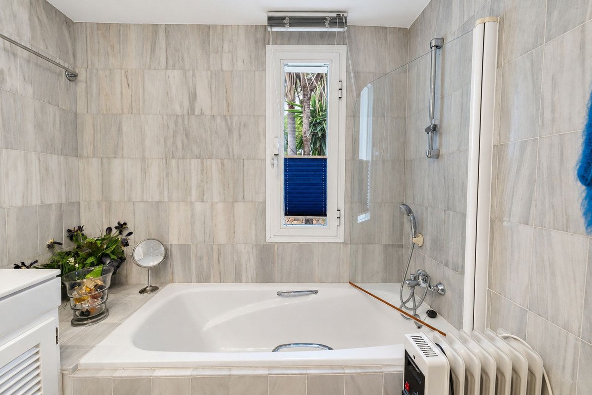 2 Bed Penthouse in La Mairena