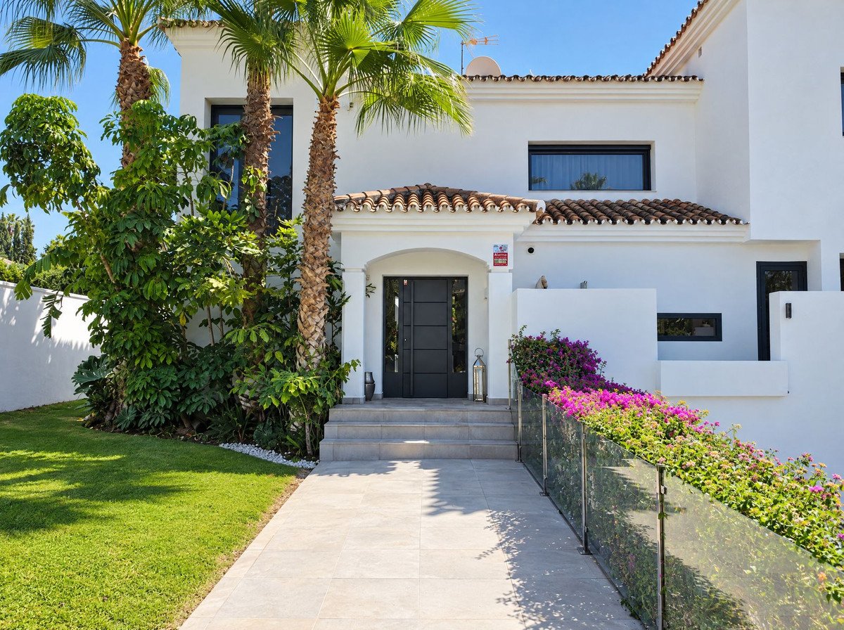 4 Bed Detached Villa in Nueva Andalucía