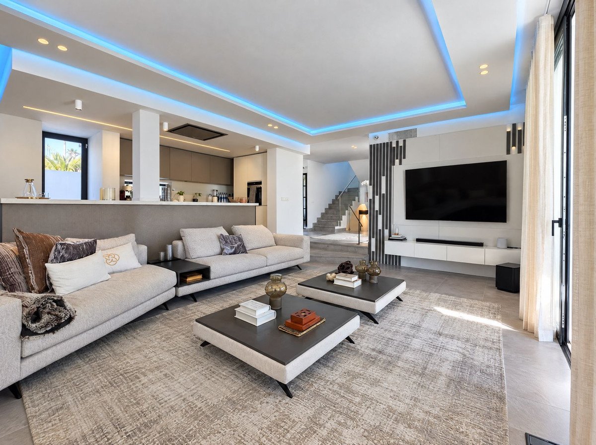 4 Bed Detached Villa in Nueva Andalucía