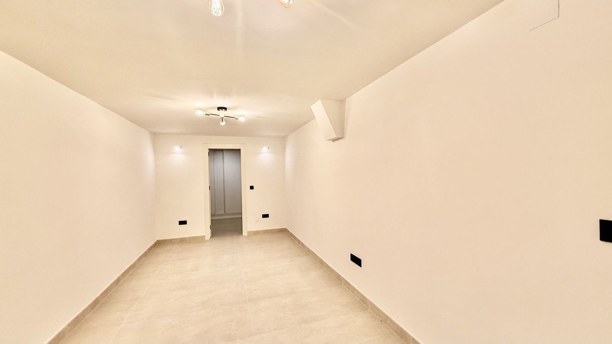 5 Bed Detached Villa in Nueva Andalucía