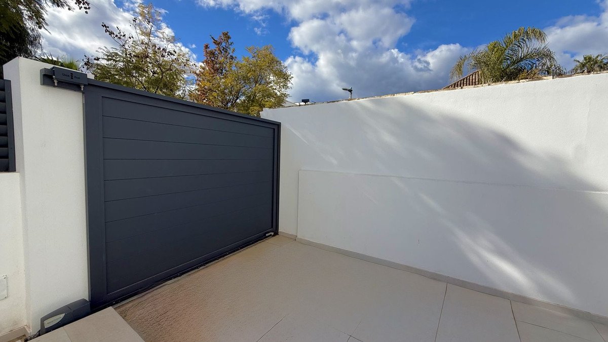 5 Bed Detached Villa in Nueva Andalucía