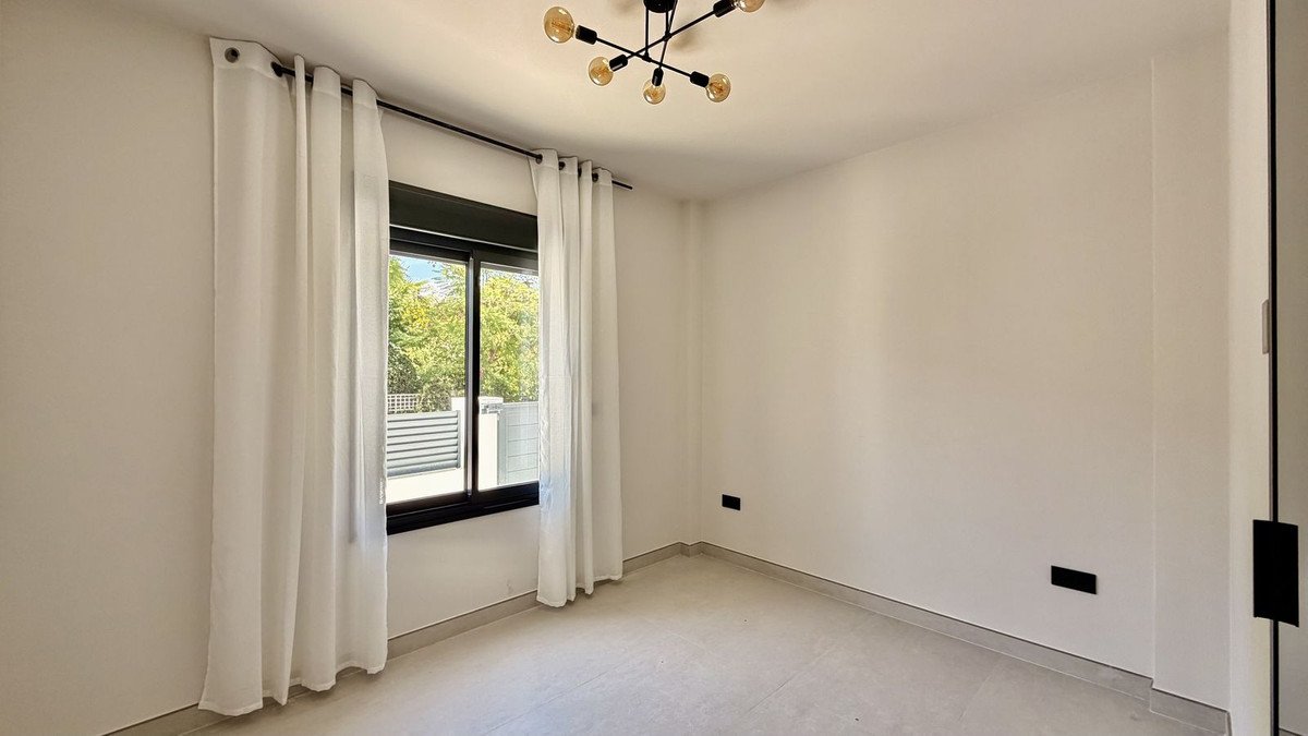 5 Bed Detached Villa in Nueva Andalucía