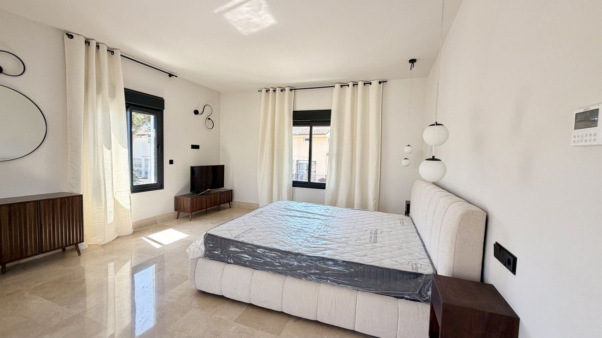 5 Bed Detached Villa in Nueva Andalucía
